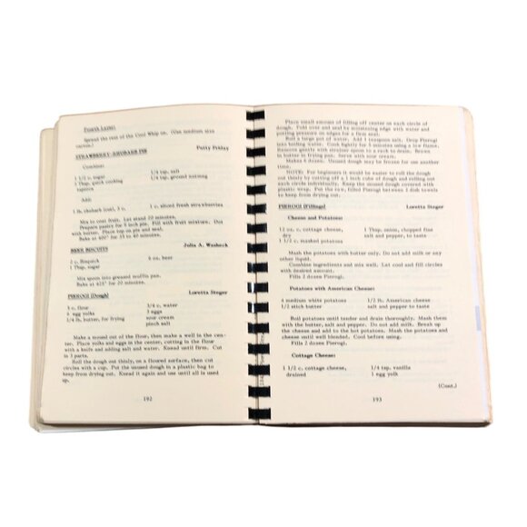 Vintage Community Cookbooks Friendly City Cooks 100 Years Of Family Recipes Lot - Picture 4 of 8